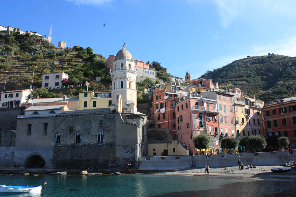 vernazza harbor